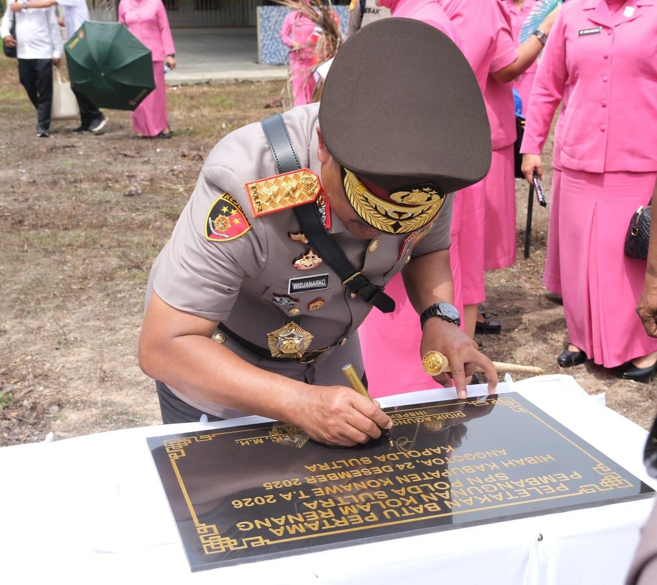Kapolda Sultra Resmikan Gedung Ibadah dan Letakkan Batu Pertama Pembangunan Sarana SPN Polda Sultra