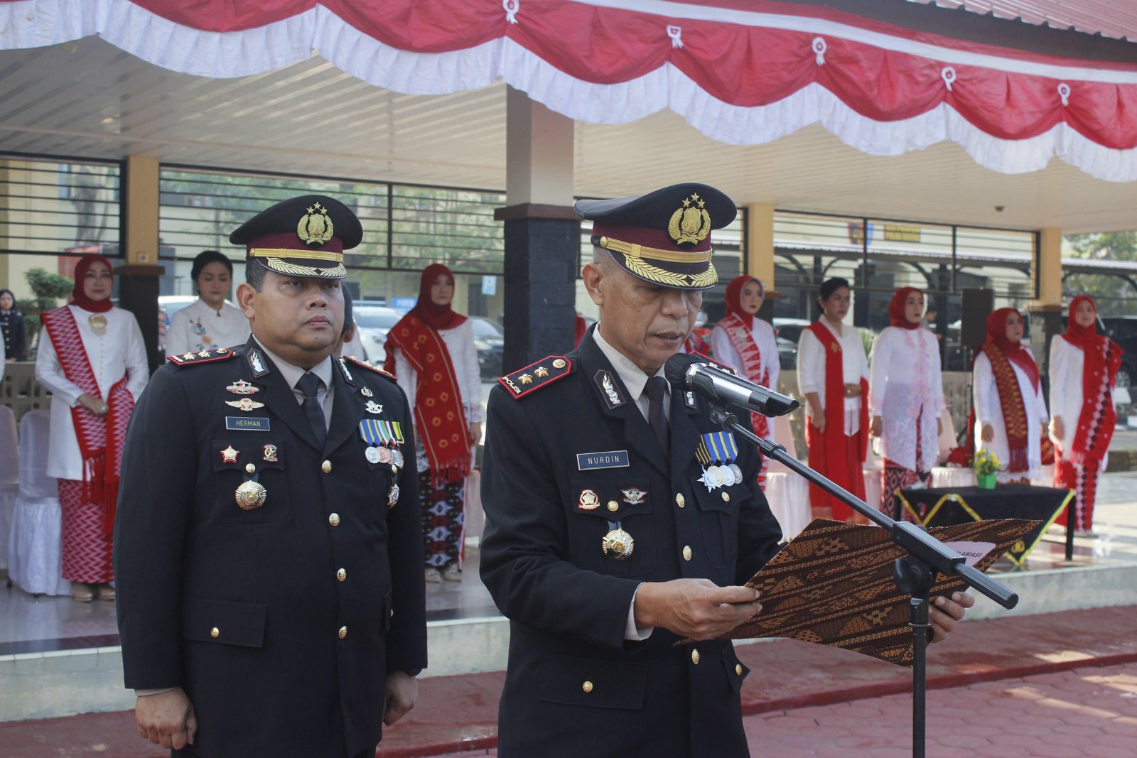Wakapolda Sultra Pimpin Upacara Peringatan HUT ke-81 Kemerdekaan RI, Tekankan Pengabdian Polri untuk Masyarakat