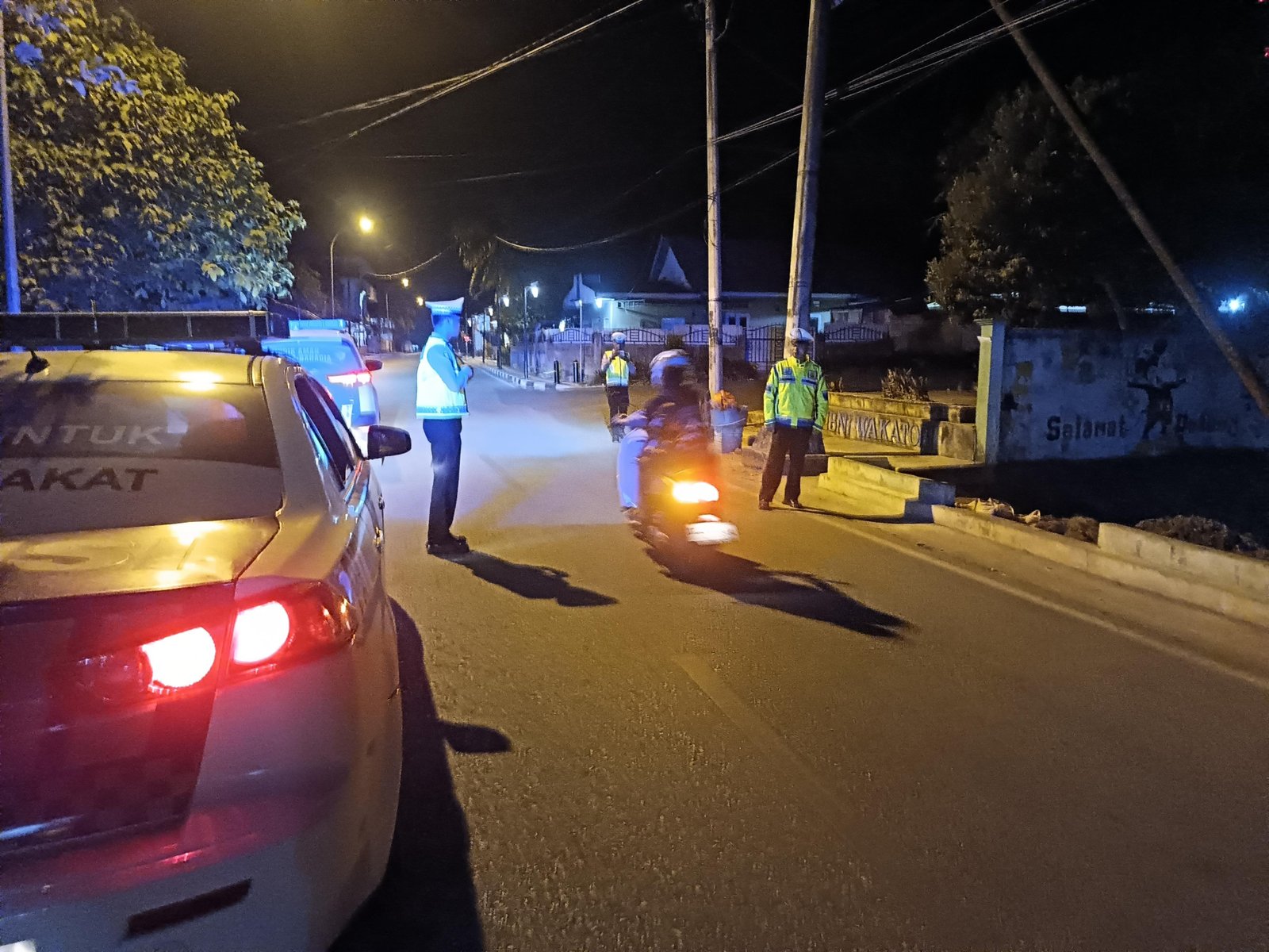 Sat Lantas Polres Wakatobi Gelar Patroli Malam Minggu, Tindak Pengendara Knalpot Bogar dan Tak Berhelm
