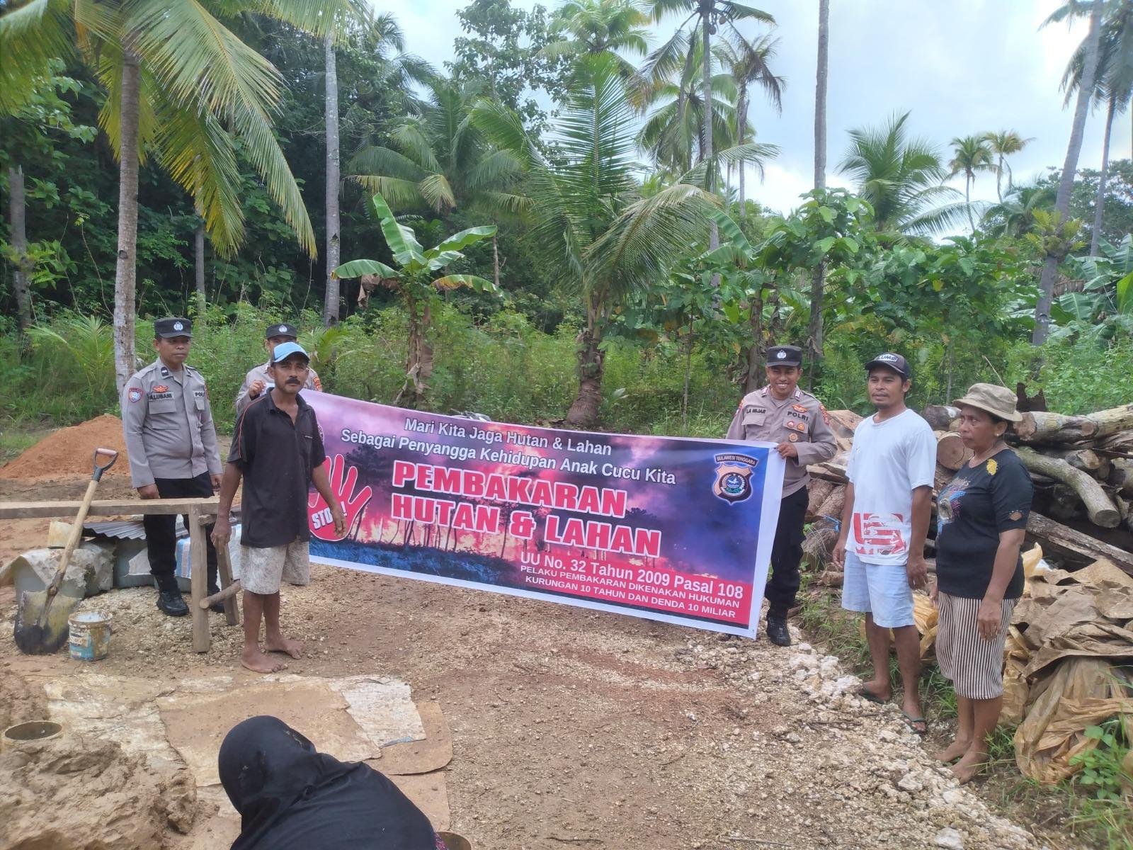 Cegah Karhutla, Sat Binmas Polres Wakatobi Imbau Warga Desa Kumala Waspadai Kebakaran