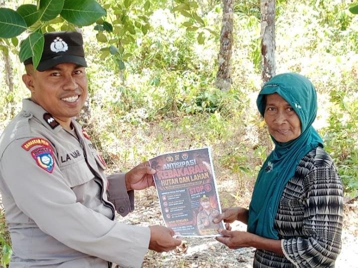 Sat Binmas Polres Wakatobi Edukasi Warga Wandoka Cegah Kebakaran Hutan dan Lahan