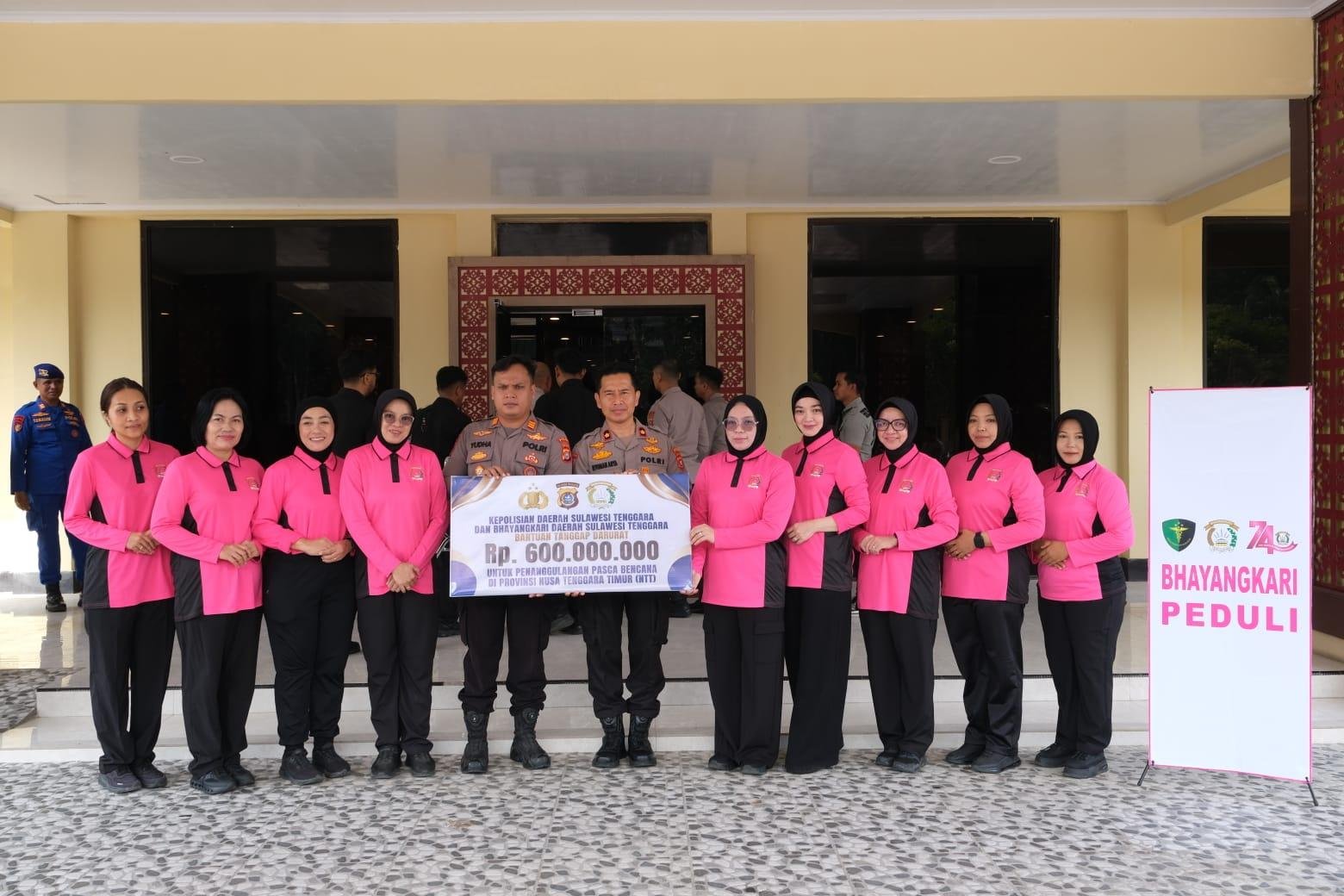 Polda Sultra dan Bhayangkari Salurkan Bantuan Untuk Penanggulangan Pascabencana di NTT