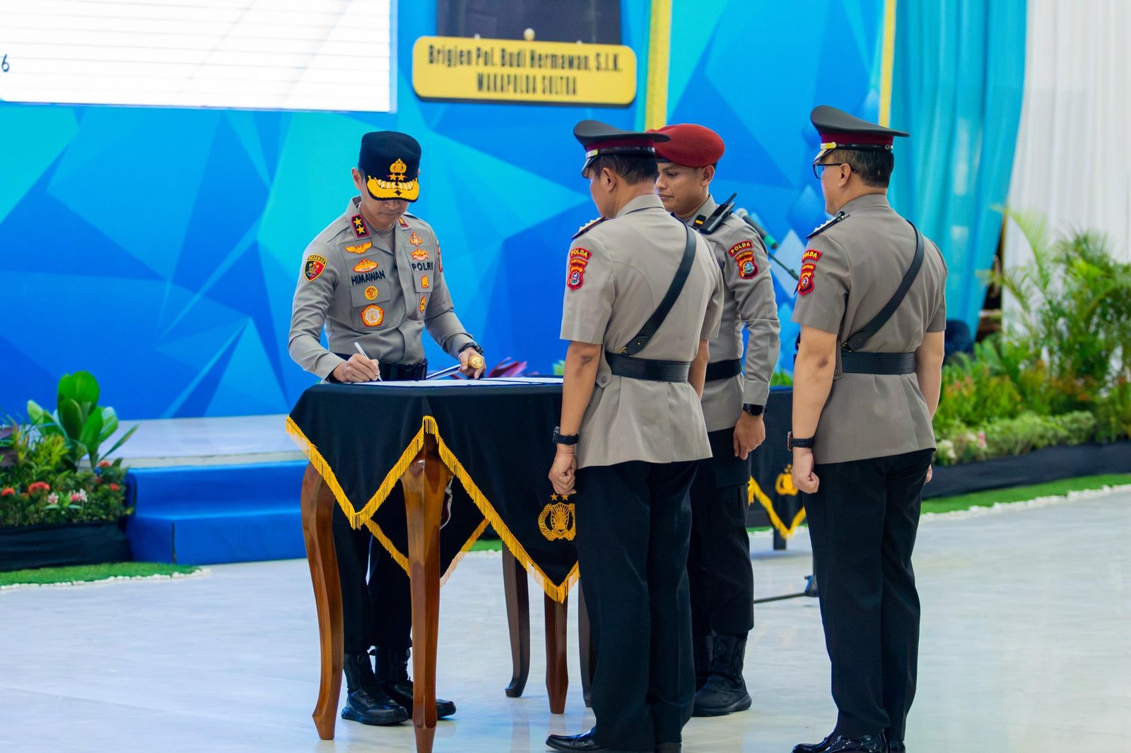 Kapolda Sultra Pimpin Sertijab Sejumlah Pejabat Utama dan Kapolres Jajaran