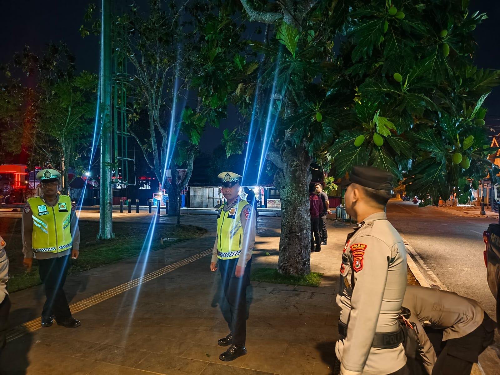 Patroli KRYD Polres Wakatobi, Polisi Bersama Masyarakat Jaga Kamtibmas Tetap Kondusif