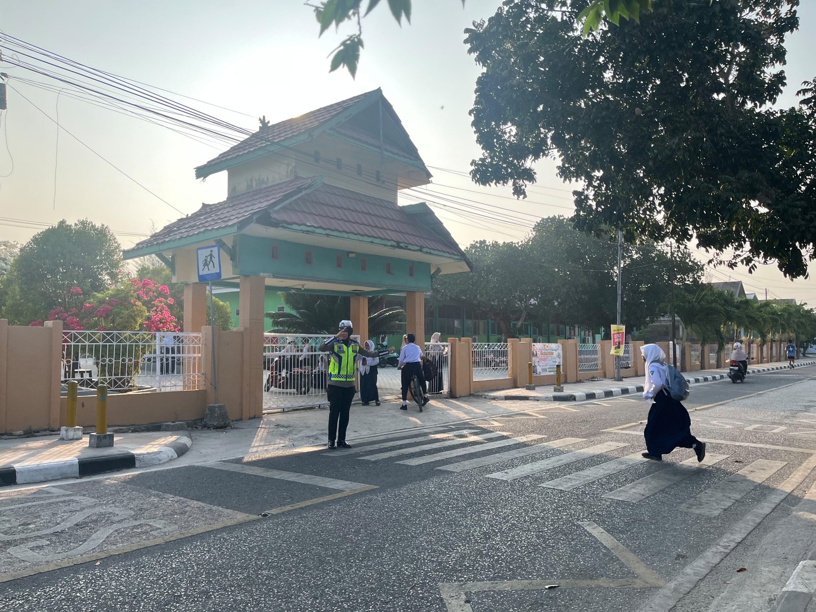 Satlantas Polres Wakatobi Gelar Pengaturan Rawan Pagi, Wujudkan Lalu Lintas Tertib dan Tekan Risiko Kecelakaan