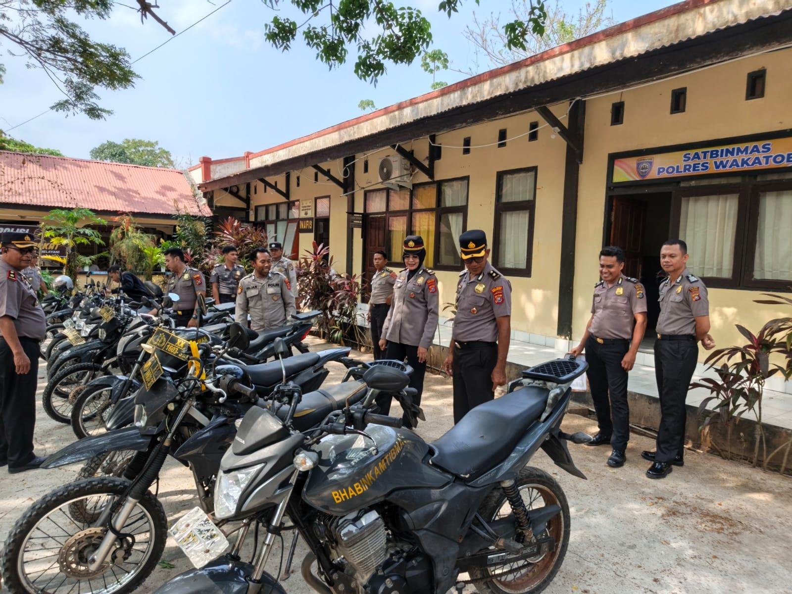 Polres Wakatobi Cek Kendaraan Dinas Satbinmas dan Bhabinkamtibmas, Pastikan Siap Mendukung Pelayanan Masyarakat