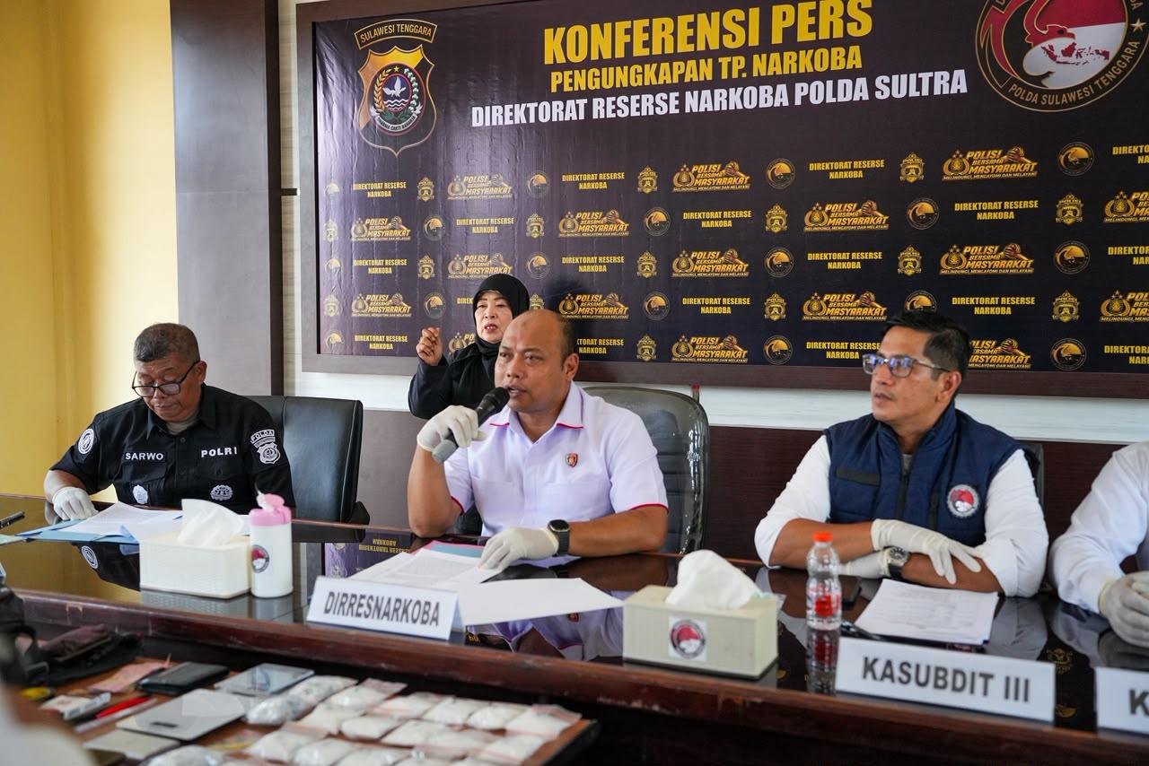 Ungkap Kasus Narkotika Lintas Provinsi, Enam Tersangka dan 2,3 Kilogram Sabu Diamankan Ditresnarkoba Polda Sultra