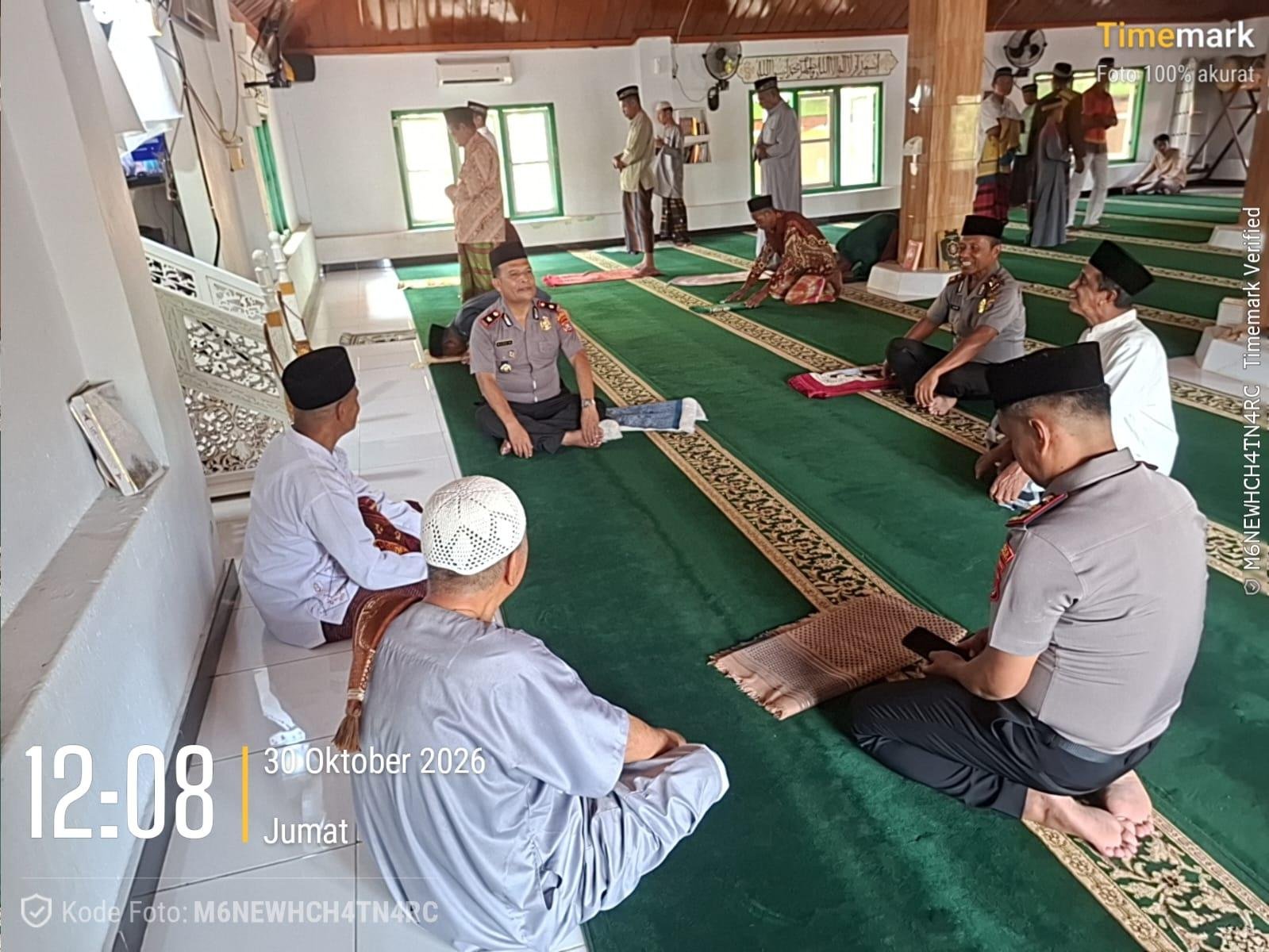 Wakapolres Wakatobi Pimpin Jumat Keliling, Perkuat Silaturahmi Polri dengan Masyarakat