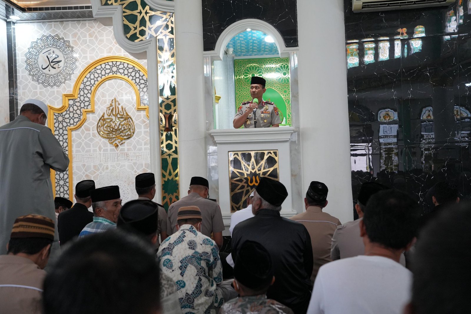 Wakapolda Sultra Gelar Jumat Keliling di Kendari, Perkuat Program Prioritas Kapolri Polisi Bersama Masyarakat
