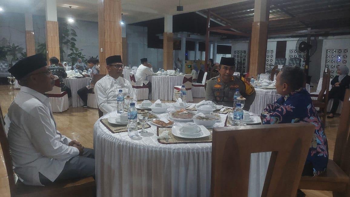 Kapolres Wakatobi Hadiri Yasinan dan Doa Bersama Sambut Tahun Baru 2026