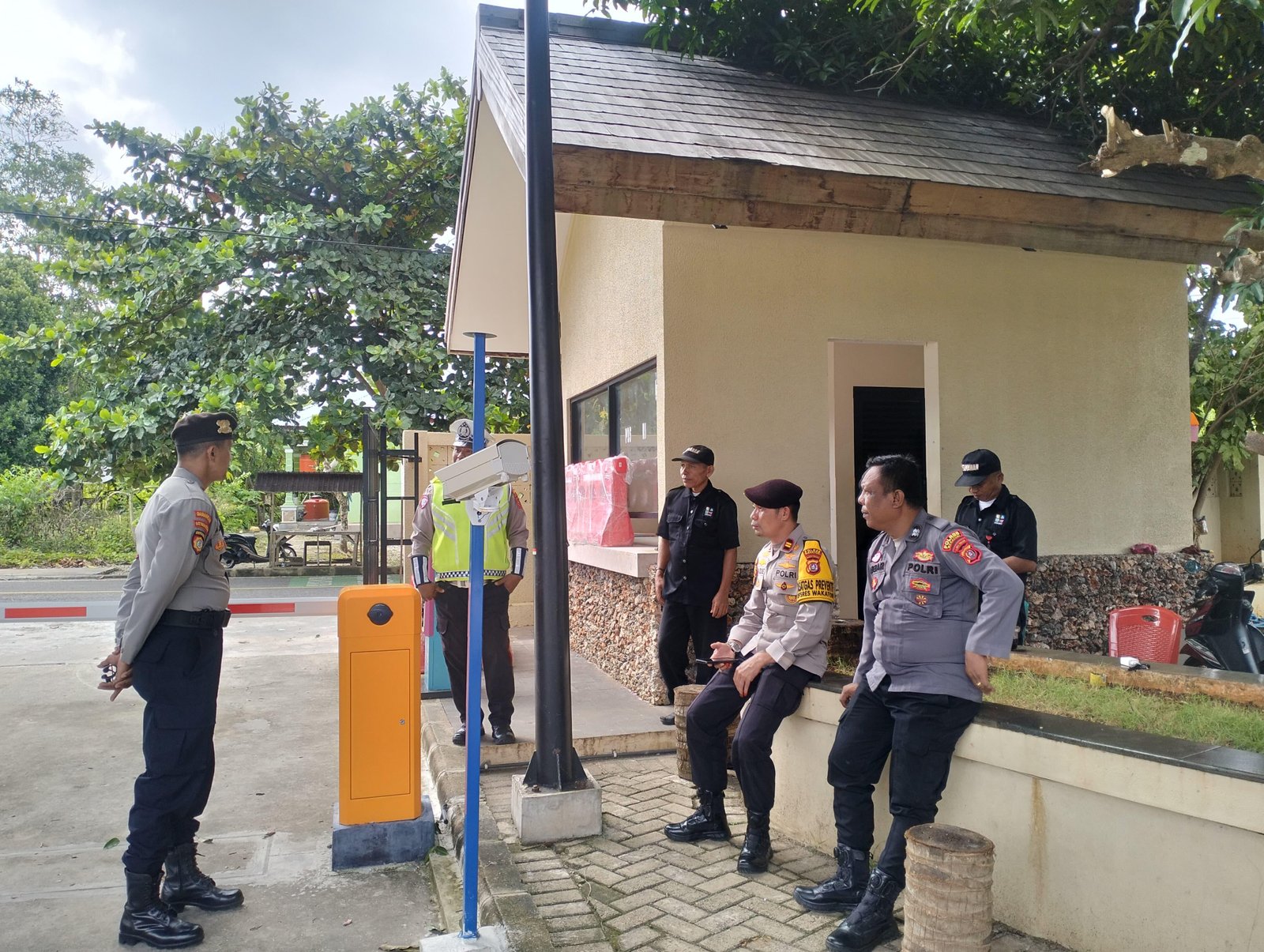 Libur Lebaran Aman, Tim Operasi Ketupat Polres Wakatobi Intensif Pengamanan Destinasi Wisata