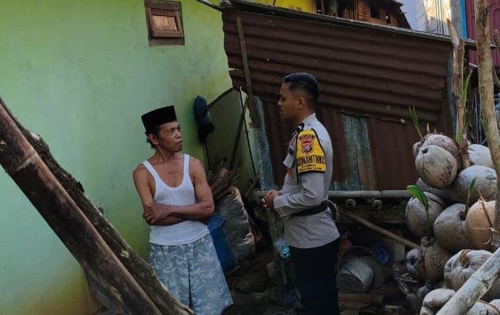 Bhabinkamtibmas Polres Wakatobi Intensifkan Sambang di Liya Onemelangka, Warga Diajak Jaga Kamtibmas dan Jauhi Narkoba