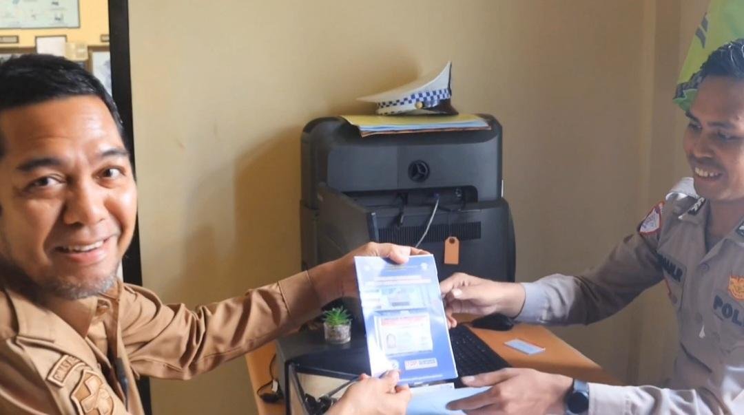 dr. La Hijaa, M.Kes., AIFO-K., Apresiasi Satlantas Polres Wakatobi Perkuat Pelayanan SIM, Tanpa Calo dan Lebih Humanis