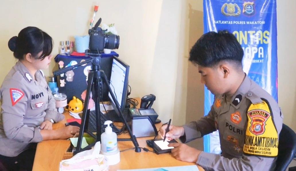 Tegakkan Disiplin dari Diri Sendiri, Potret Personel Polres Wakatobi Tertib Administrasi Sebelum Bertugas